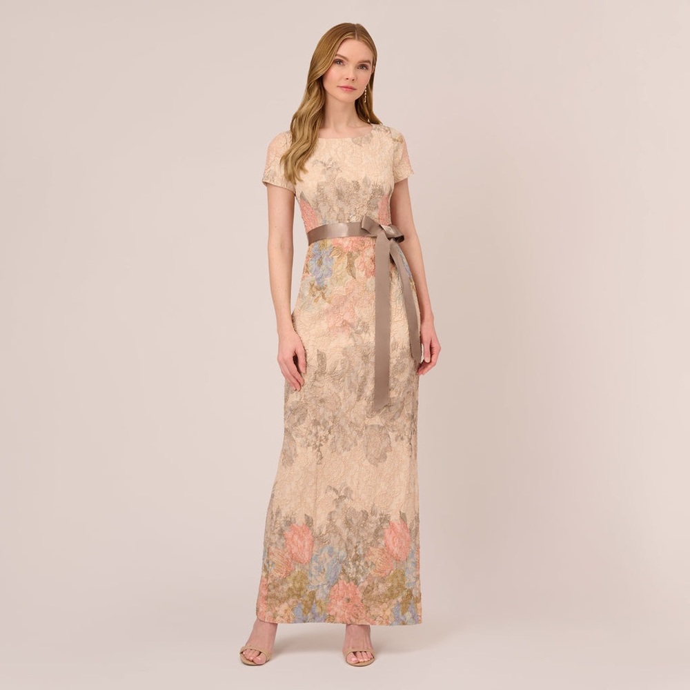 FLORAL MATELASSE GOWN IN BLUSH MULTI
